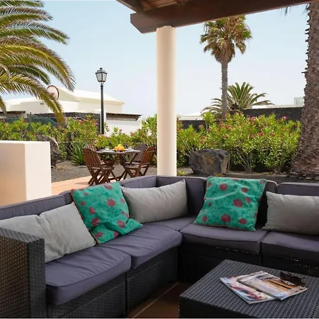 Dora Playa Blanca (Lanzarote)